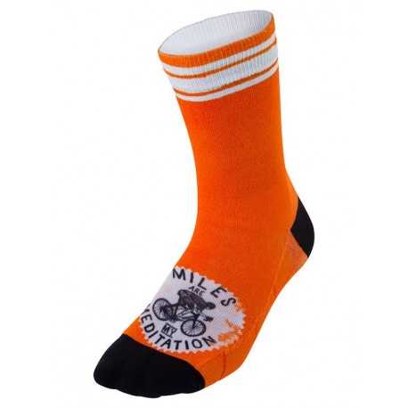 Comprar Calcetines Cycology Miles Are My Meditation Naranja online con envío rápido. Distribuidor oficial de Cycology en España